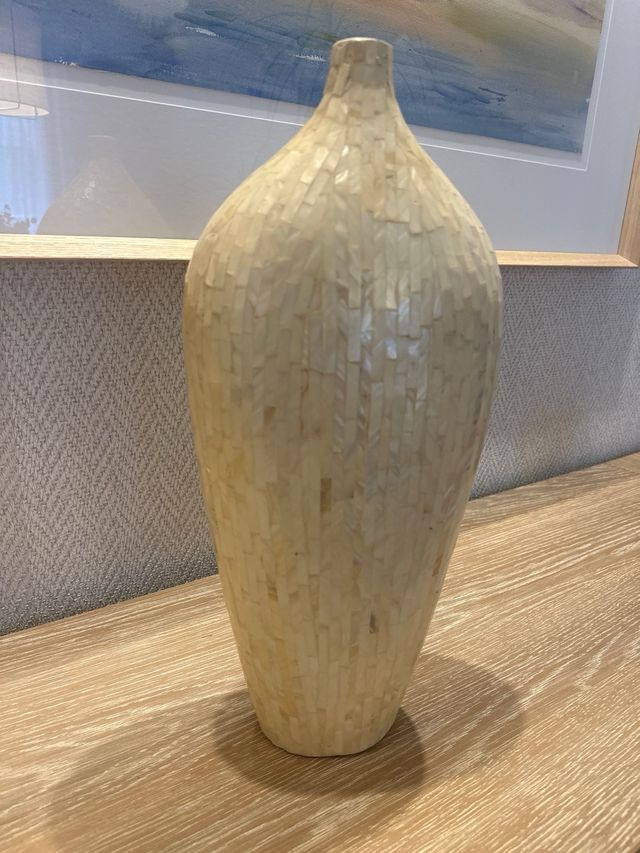 Jarrón decorativo nácar beige