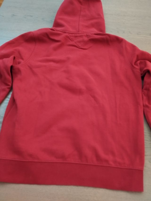 Sudadera Tommy Jeans roja con capucha