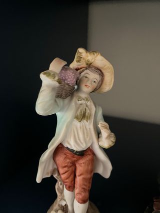 Statua Capodimonte Ragazzo uva