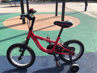 Bicicleta para niños d 14" roja en perfecto estado