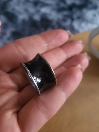 Anillo Bvlgari negro y plateado