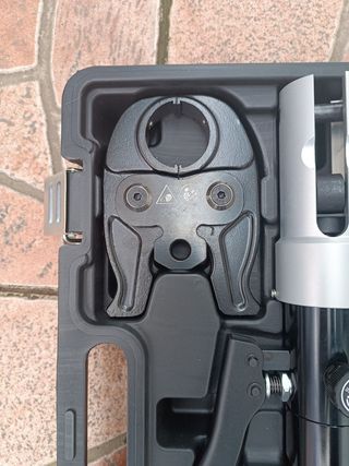 MAQUINA PRENSA MULTICAPA MANUAL HIDRÁULICA 