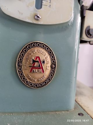 Máquina coser Alfa vintage