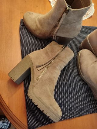 Botines beige tacón - 2 pares oferta 4€