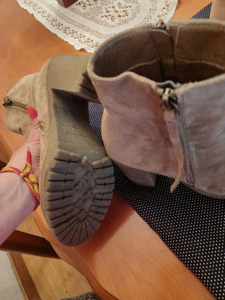 Botines beige tacón - 2 pares oferta 4€