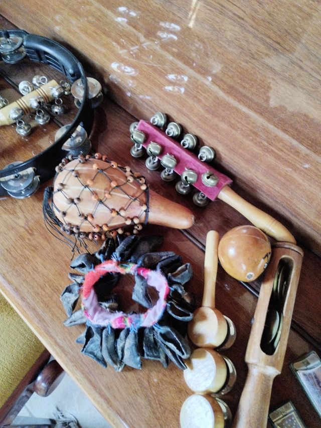 Instrumentos de percusión y aire
Set variado