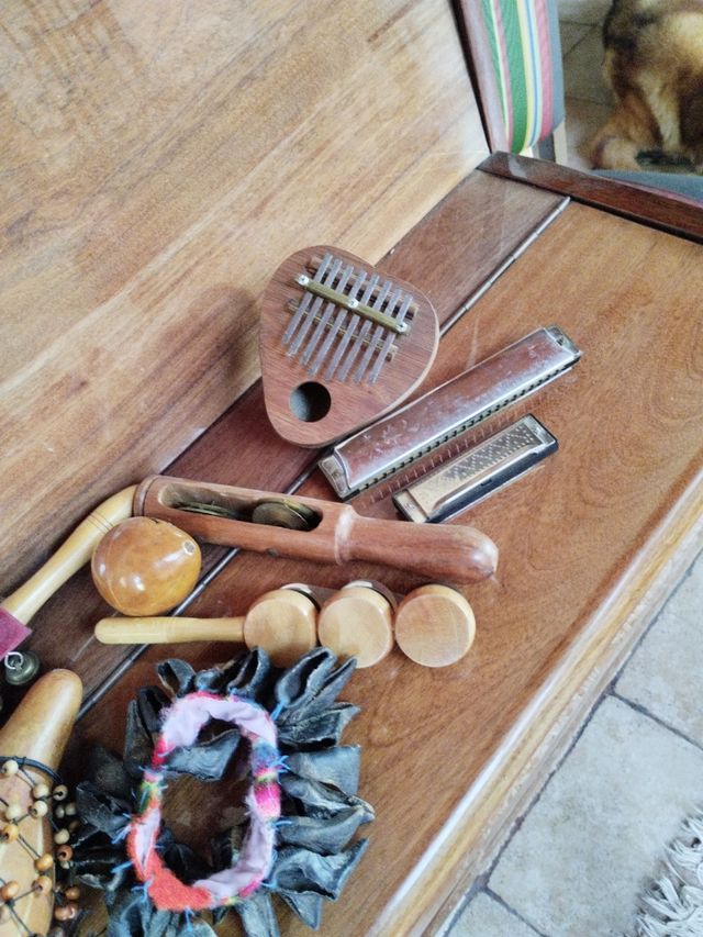 Instrumentos de percusión y aire
Set variado