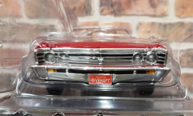 Just Married – 1967 Chevelle Convertible + Figure