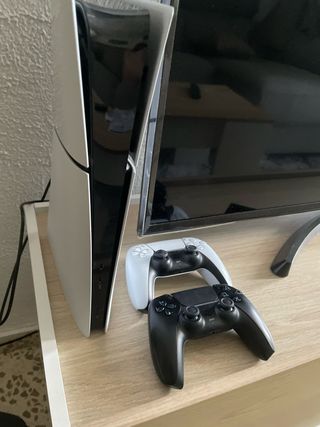 PS5 (PlayStation 5) Blanca y Negra digital