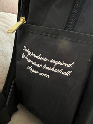 Mochila nike air Jordan negra dorada