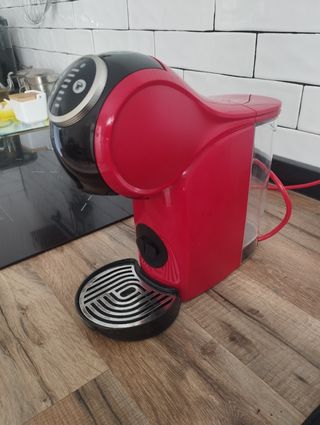 Cafetera Nescafé Dolce Gusto roja