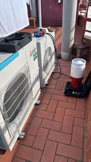 TÉCNICO EN AIRE ACONDICIONADO Y REFRIGERACIÓN