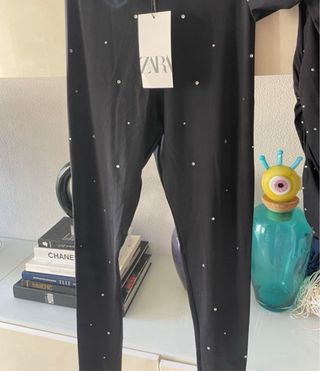 Conjunto Zara negro con piedras estrás