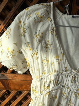 Vestido blanco flores amarillas