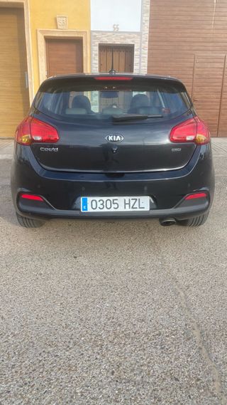 Kia Ceed 2014 se vende o cambia por furgoneta