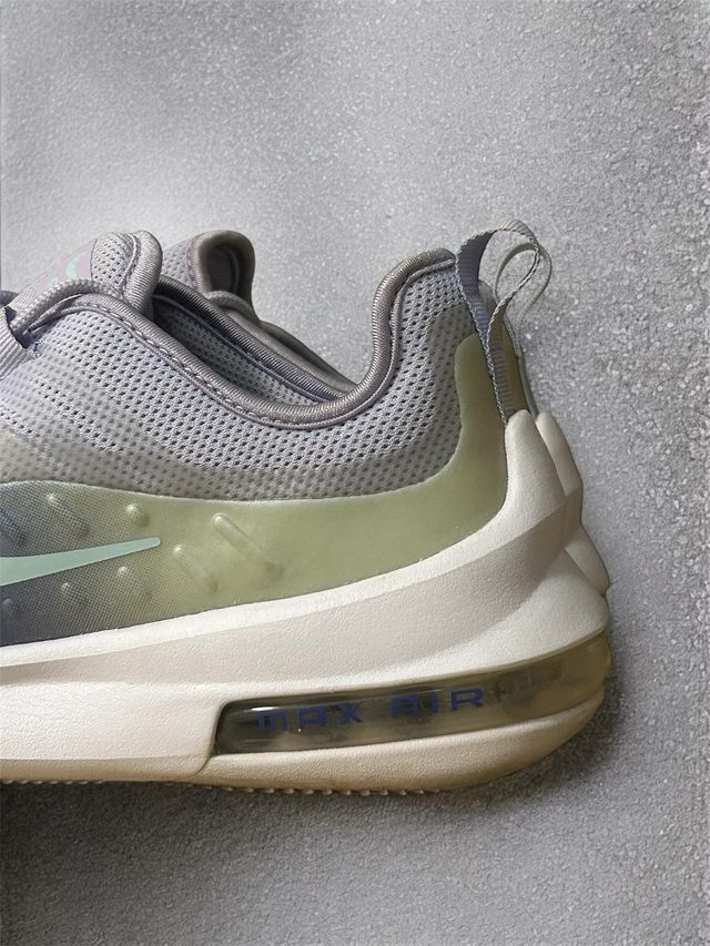 Nike Air Max Axis - Scarpe Grigio/Bianco - 39