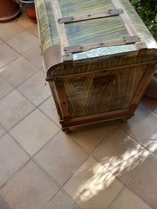Baúl antiguo madera y metal Recoger en centelles
