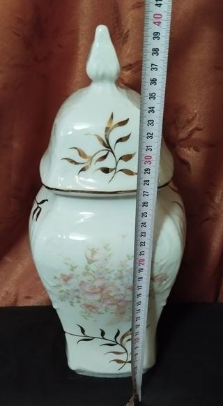 Jarrón antiguo de porcelana