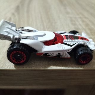 Hot Wheels Blade Raider