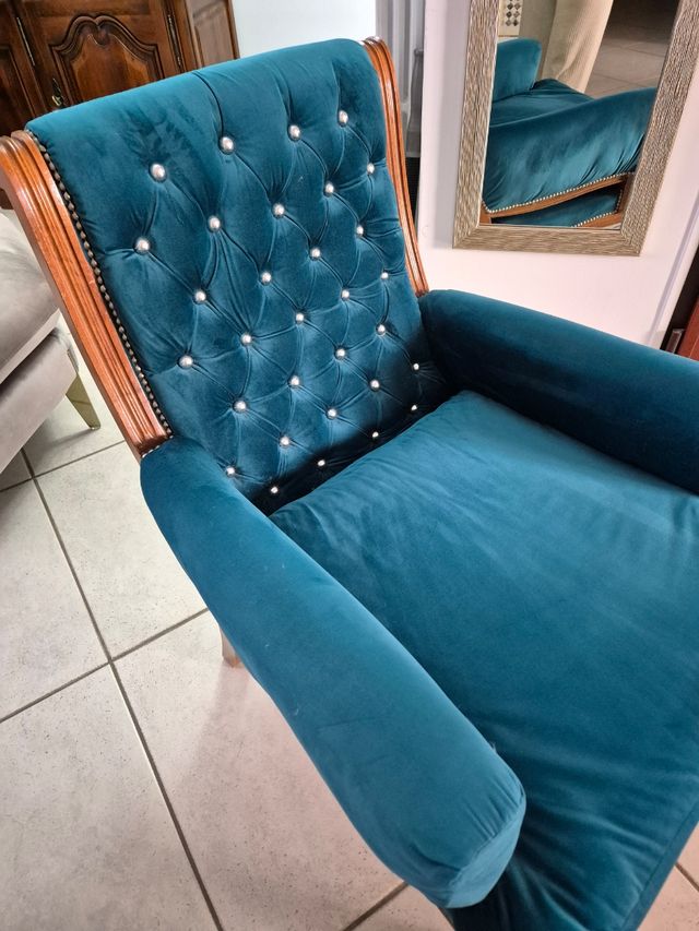 Poltrona velluto capitonnè blu