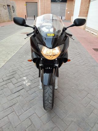 Honda CBR 600 F4 - Moto