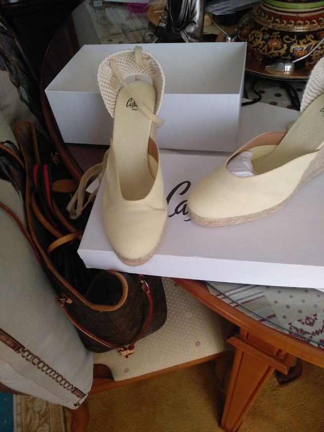 Alpargatas Castañer amarillas