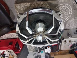 Vendo subwoofer 15 p de 4.800w y con 2.250w RMS 
