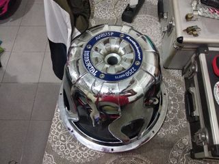 Vendo subwoofer 15 p de 4.800w y con 2.250w RMS 

