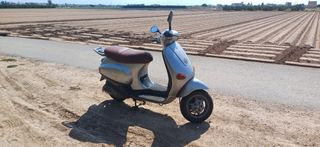 Scooter Piaggio Vespa ET2 Buen estado