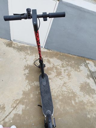 Patinete eléctrico Xiaomi Red Bull.
