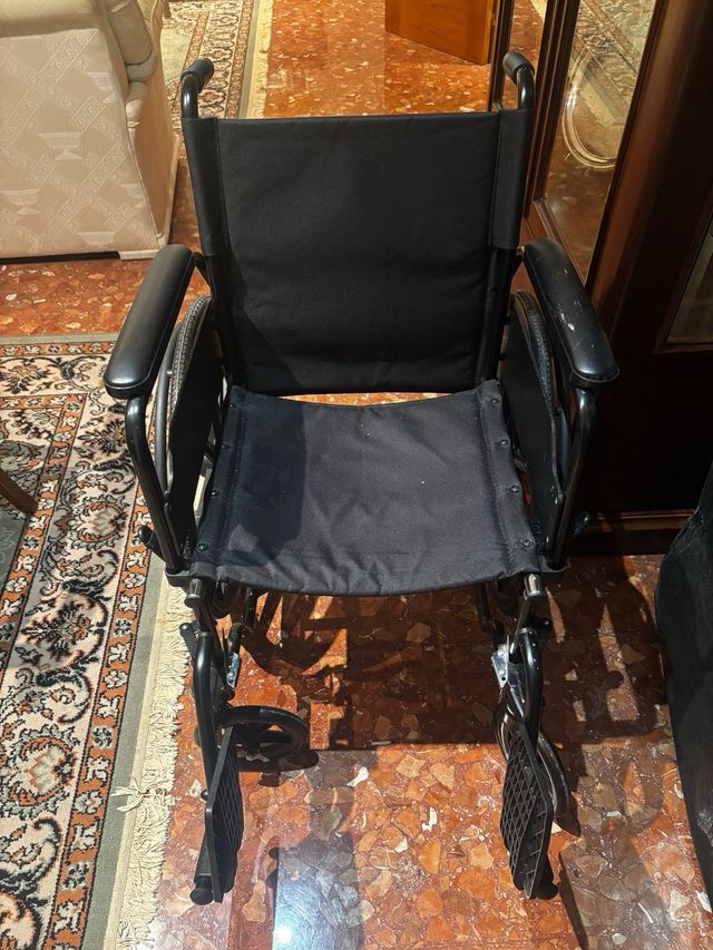 Silla de ruedas plegable