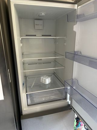 Nevera Beko combi - acero inoxidable