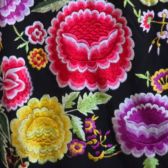 Manton Manila bordado con peso