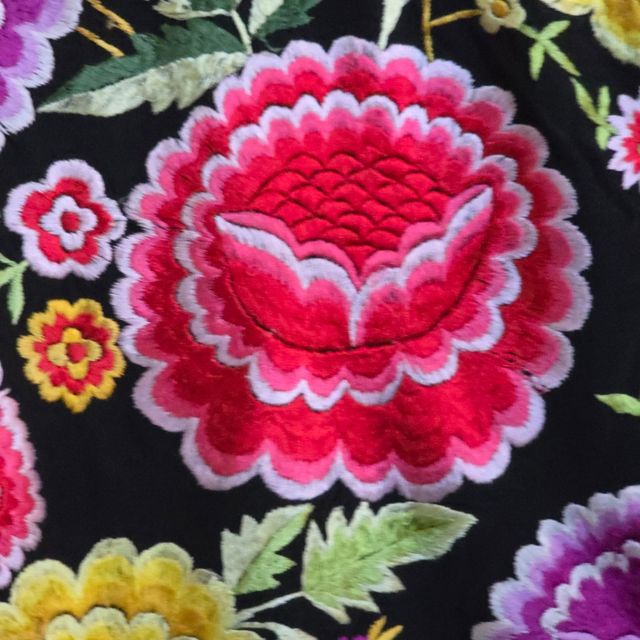 Manton Manila bordado con peso