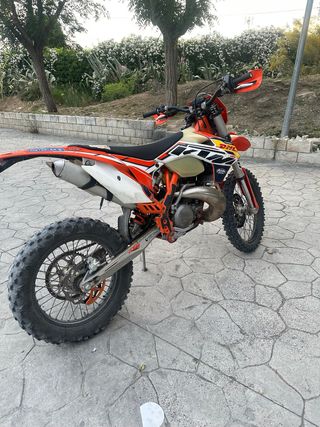 Motocross KTM Enduro 2016
300cc