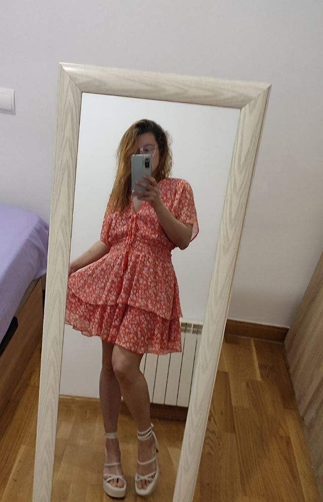 Vestido volantes coral