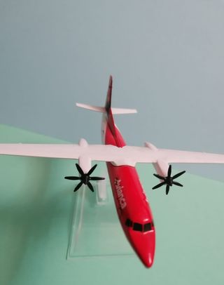 Avion Bi Motor