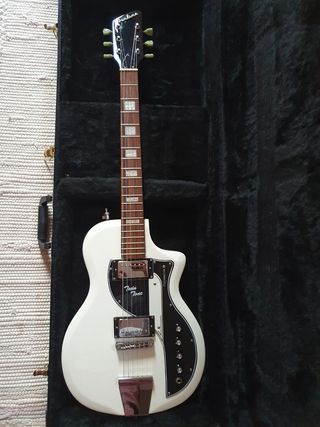 Guitarra Airline blanca