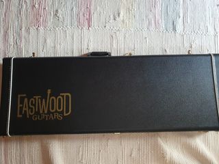 Guitarra Airline blanca