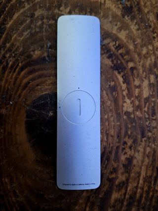 Mando Apple Tv+cargador(sin cable)