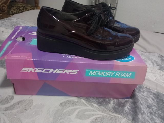 Zapatos Skechers marrones, talla 37
