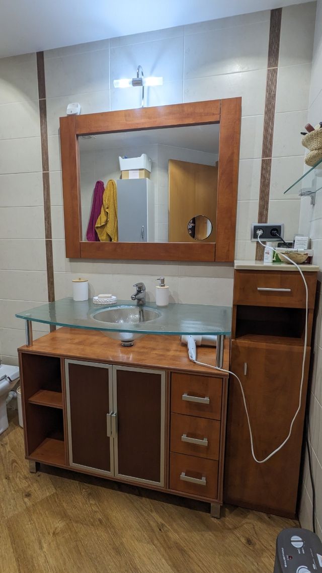 Mueble baño y espejo con luz