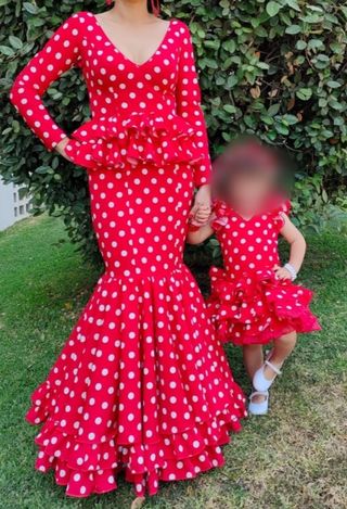 Traje flamenca madre e hija. Aires de feria