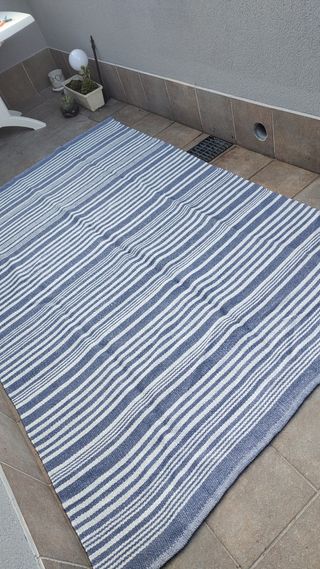 Alfombra rayas azul-blanco exterior