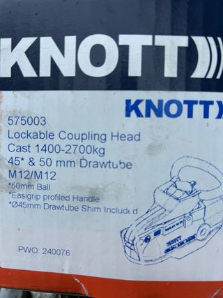 Puntera de remolque Knott 50