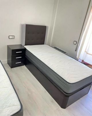 Canapés y colchones de madera