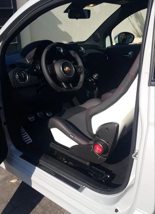 Abarth 695 2022