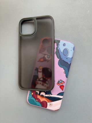 Lote 2 fundas iPhone 14: verde y diseño astronauta