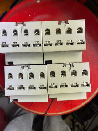 4 Diferenciales Siemens 40A 300mA