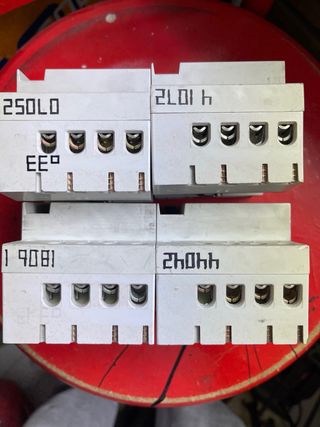 4 Diferenciales Siemens 40A 300mA